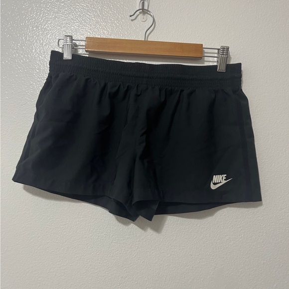 Nike shorts - Picture 1 of 3